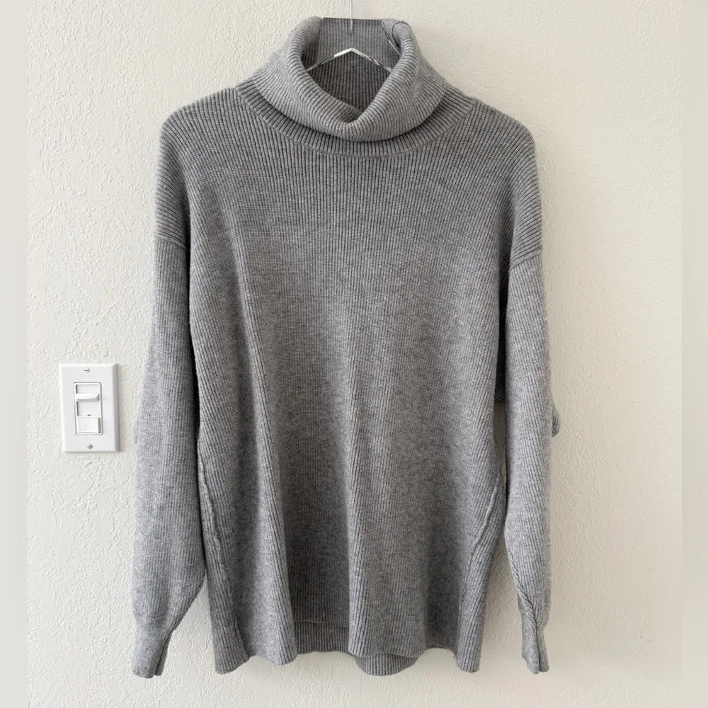 FREE PEOPLE Softly‎ Structured Tunic Sweater in Grey size XS Turtleneck Cozy